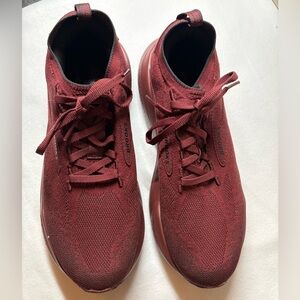 Brooks Men's Sz 8/Women’s size 9-9.5 Burgundy Athletic Shoes